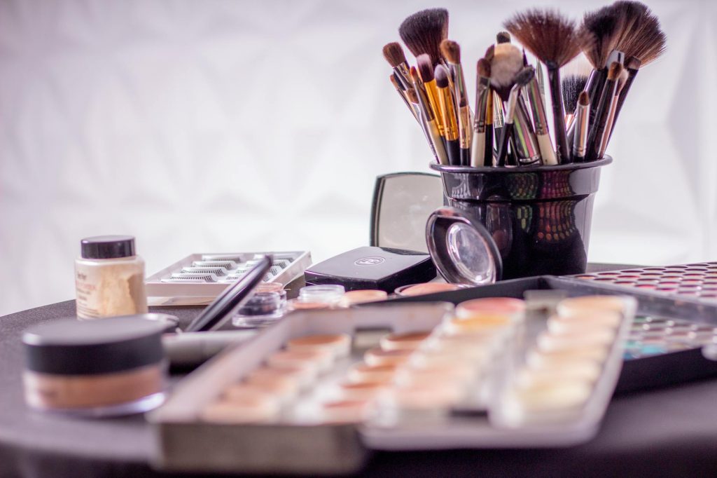 Rahasia Tampil Cantik: Gaya Makeup Pengantin Modern vs Tradisional