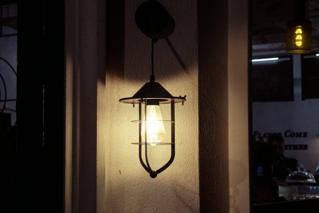 Konsep Lighting Romantis di Pelaminan