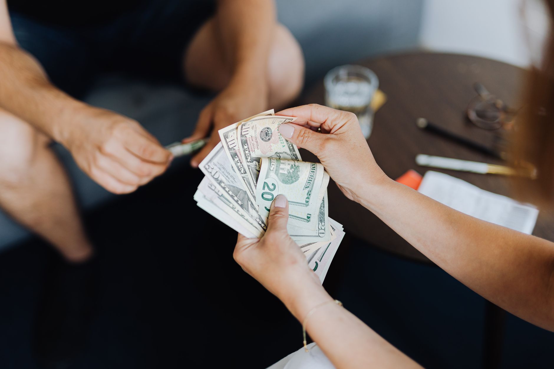 8 Langkah Mengatur Budget Pernikahan Hemat Tanpa Mengorbankan Kualitas 8 Langkah Mengatur Budget Pernikahan Hemat Tanpa Mengorbankan Kualitas