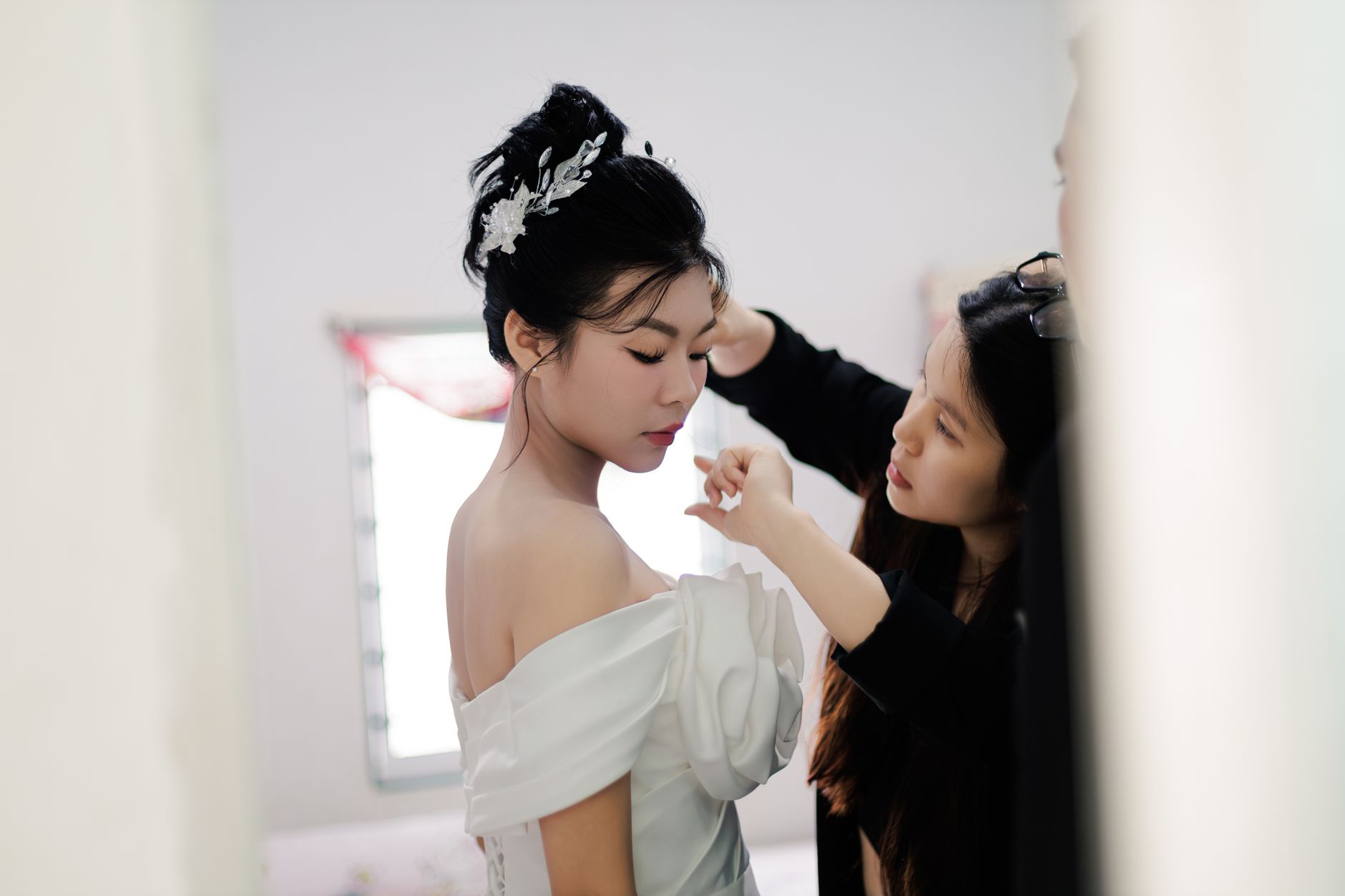 Rekomendasi MUA Profesional di Sukabumi untuk Tampil Cantik di Hari Pernikahan Rekomendasi MUA Profesional di Sukabumi untuk Tampil Cantik di Hari Pernikahan