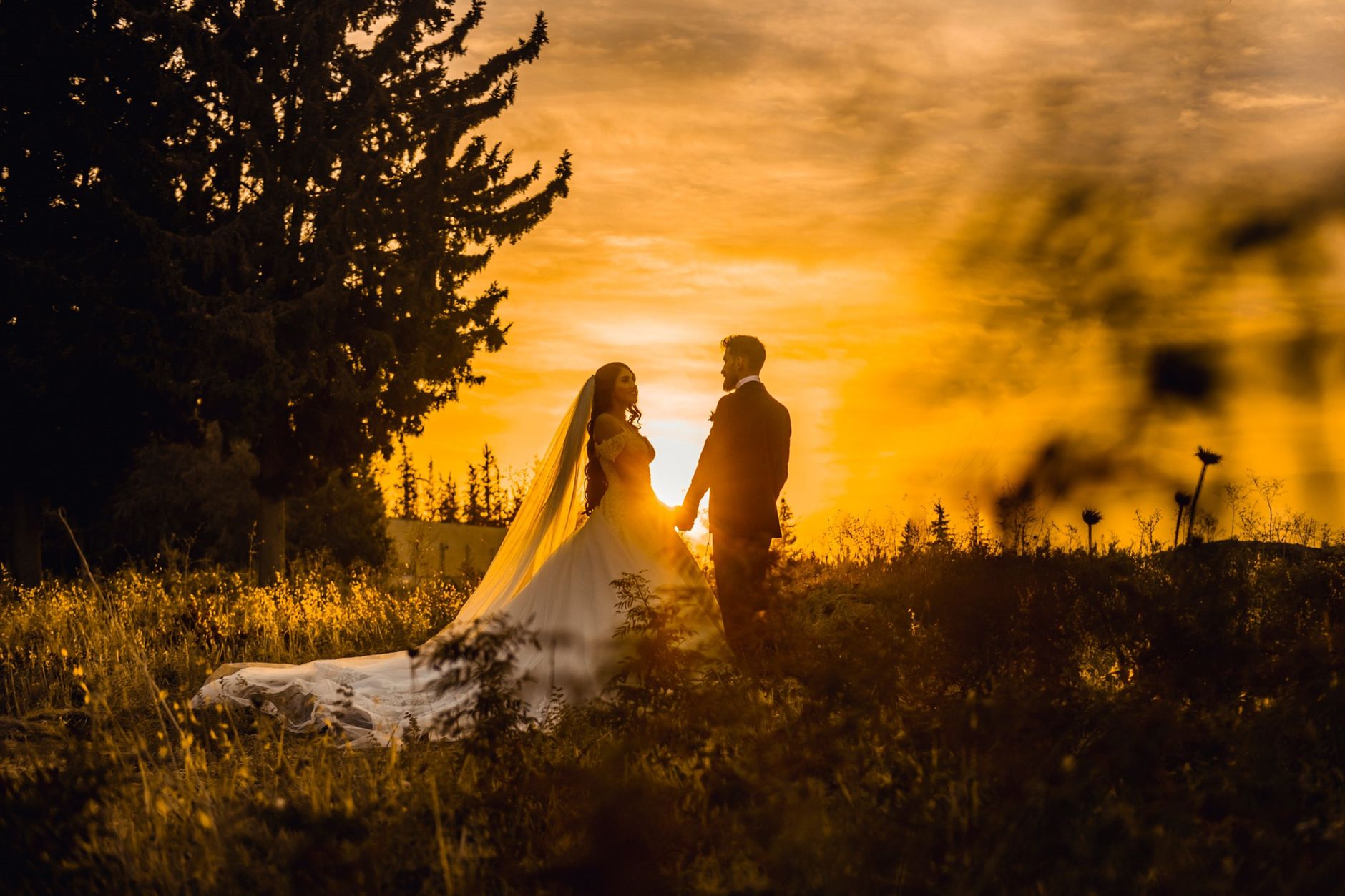 Konsep Cinematic Wedding yang Dramatis