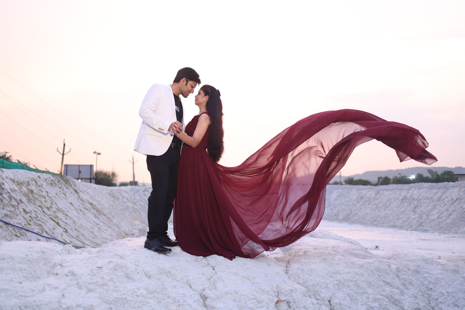 Membuat Fotografi Prewedding yang Menakjubkan: Tips dan Trik yang Perlu Diketahui Membuat Fotografi Prewedding yang Menakjubkan: Tips dan Trik yang Perlu Diketahui