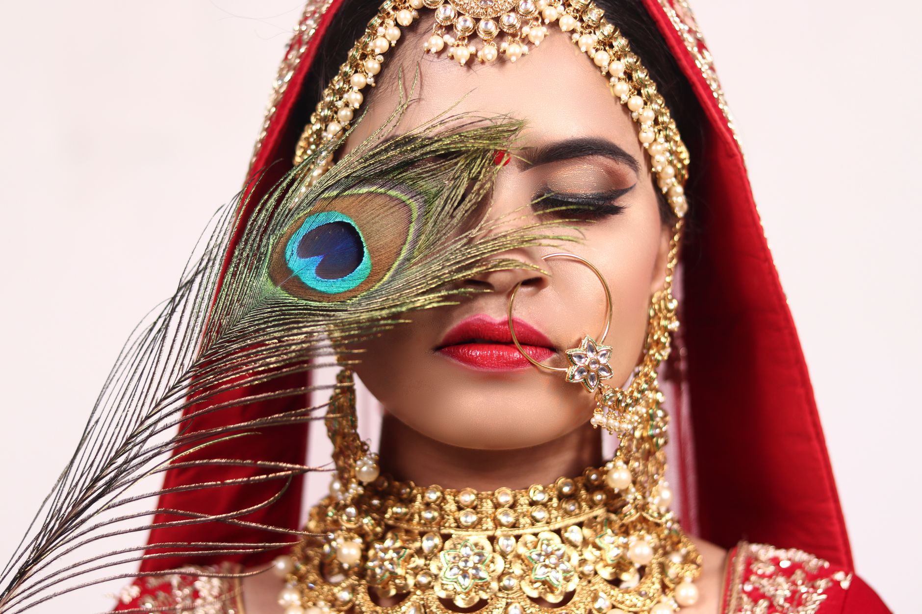 Cara Pilih MUA yang Tepat untuk Wujudkan Make Up Glamour Pernikahan Anda