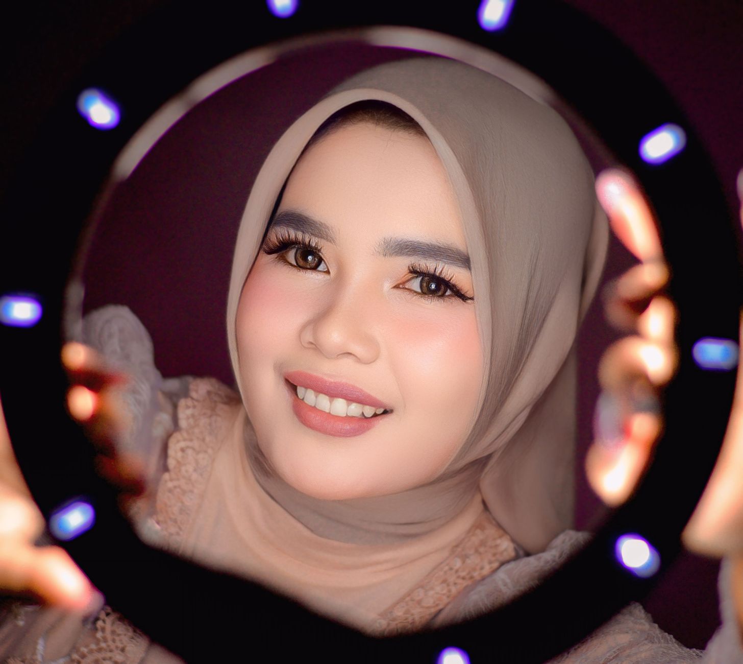 Make Up Glamour untuk Pesta Malam Nikah Make Up Glamour untuk Pesta Malam Nikah