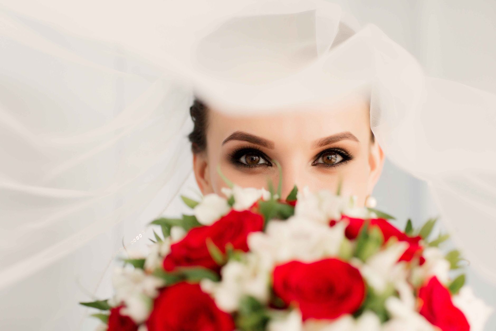 Tips Memilih MUA yang Tepat untuk Membuat Anda Terlihat Elegan di Hari H