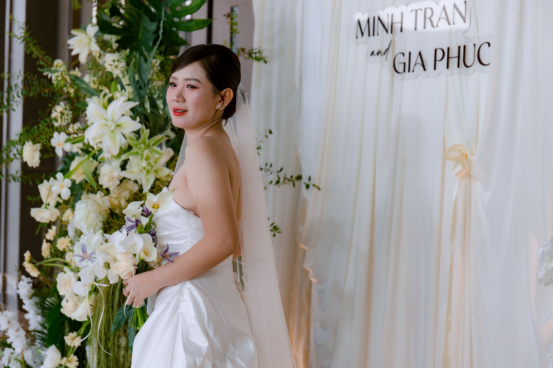 Tips Memilih MUA yang Tepat untuk Membuat Anda Terlihat Elegan di Hari H Tips Memilih MUA yang Tepat untuk Membuat Anda Terlihat Elegan di Hari H