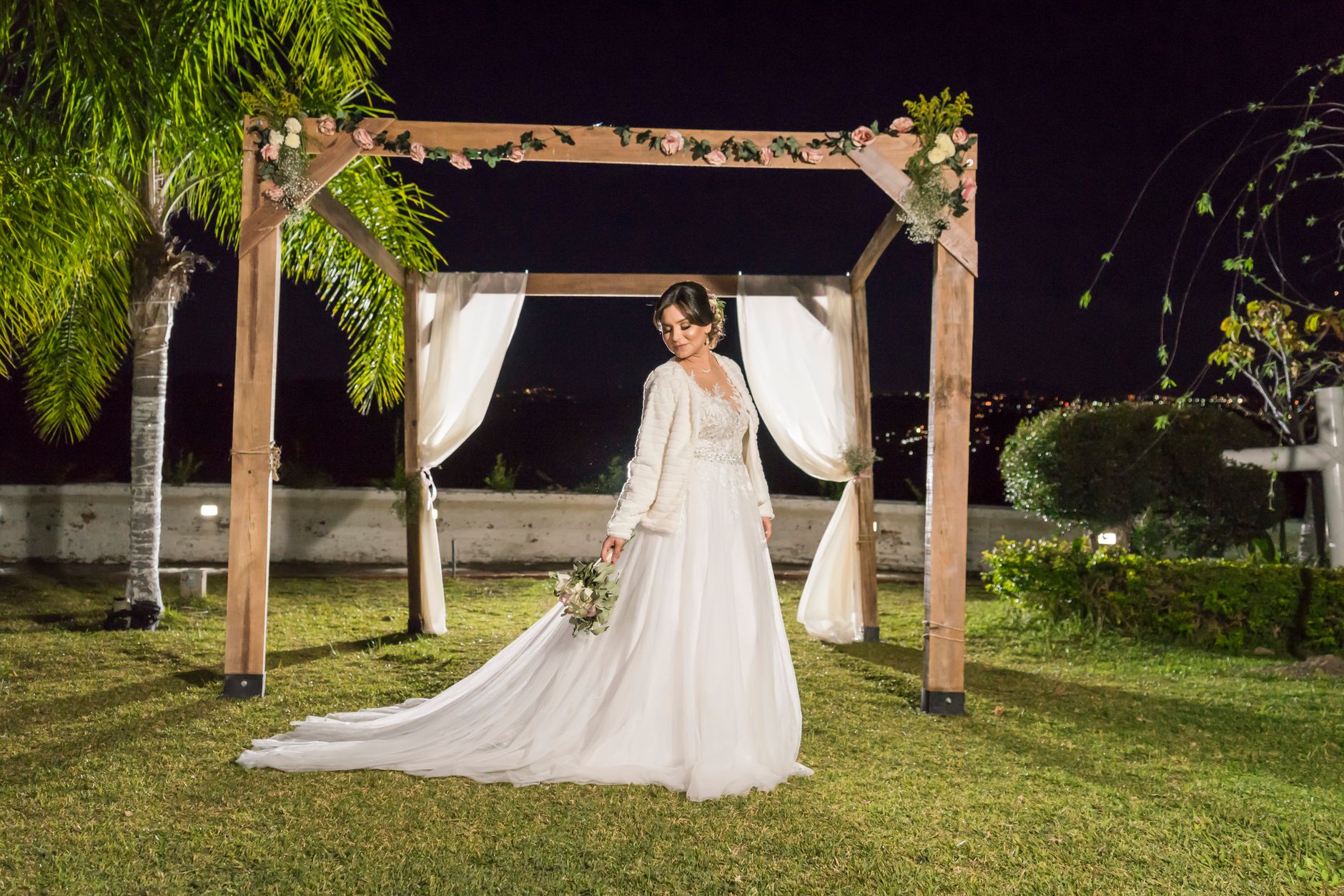 Merencanakan Pernikahan Outdoor yang Romantis dan Memorable di Sukabumi Merencanakan Pernikahan Outdoor yang Romantis dan Memorable di Sukabumi