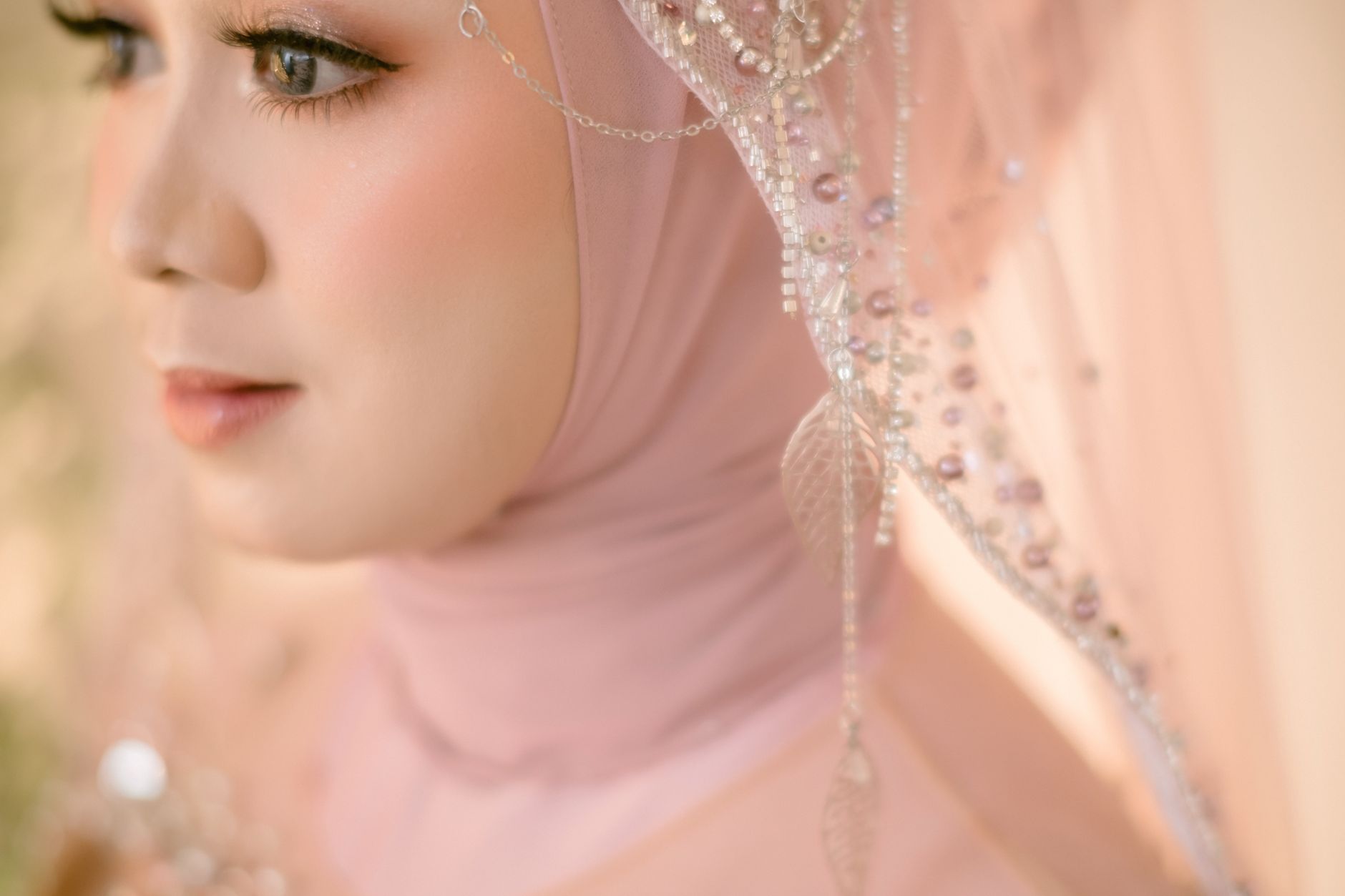 Cara Pilih MUA yang Tepat untuk Pernikahanmu: Tips dan Trik