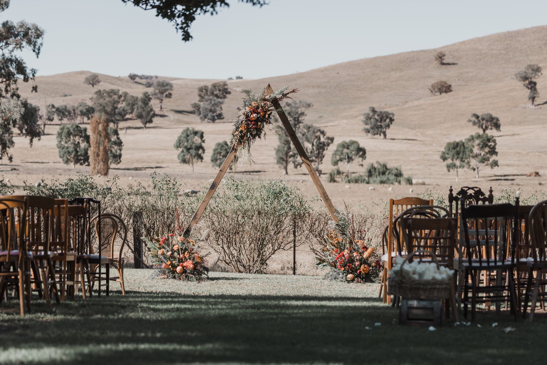 Dekorasi Rustic Wedding yang Hangat dan Natural Dekorasi Rustic Wedding yang Hangat dan Natural