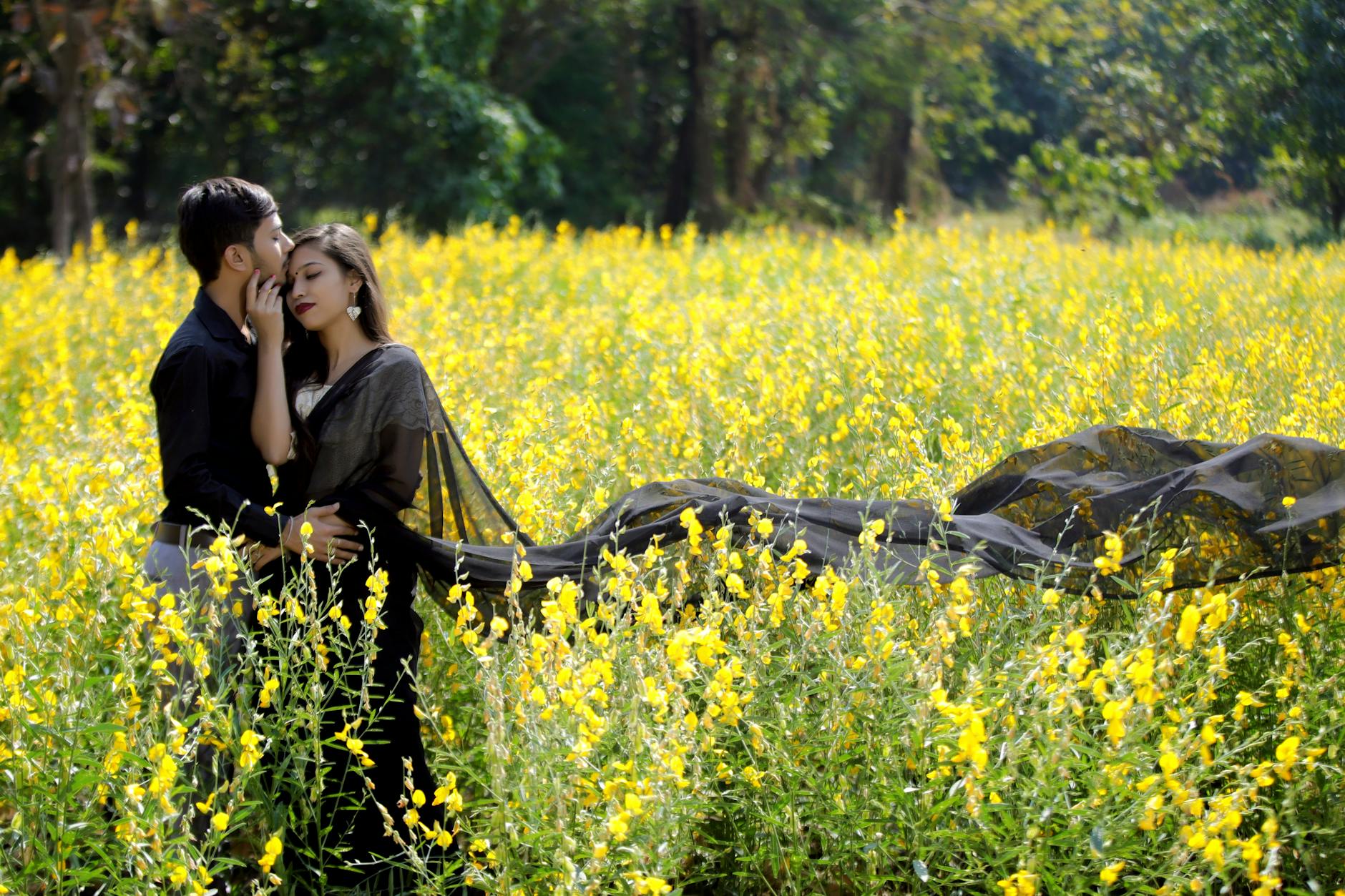 Tren Terbaru Foto Prewedding: Gaya, Lokasi, dan Konsep yang Hits