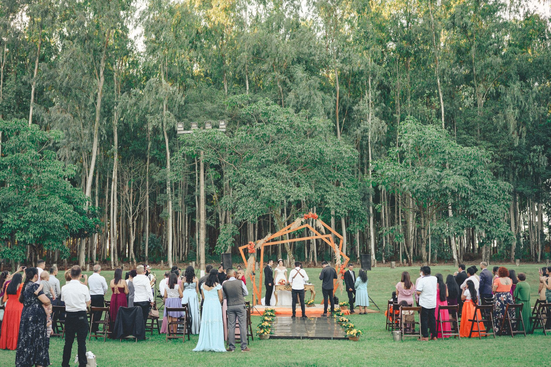 Venue Pernikahan Unik di Sukabumi: Dari Pantai Hingga Kebun Teh