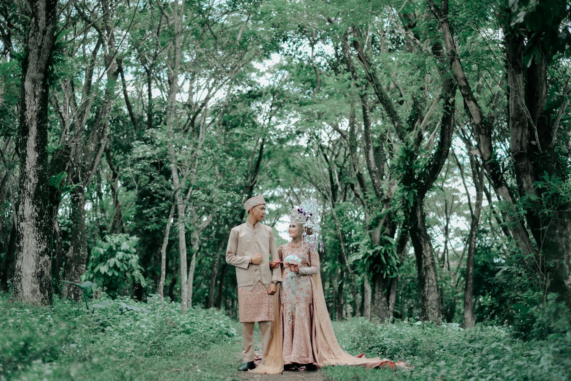 Venue Pernikahan Unik di Sukabumi: Dari Pantai Hingga Kebun Teh
