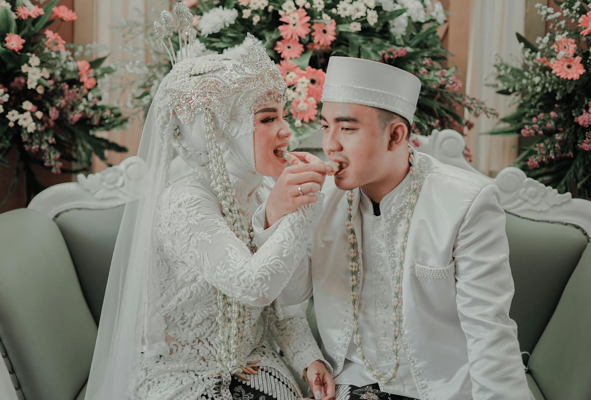 Memilih Busana Pengantin yang Sesuai dengan Tema dan Gaya Pernikahan