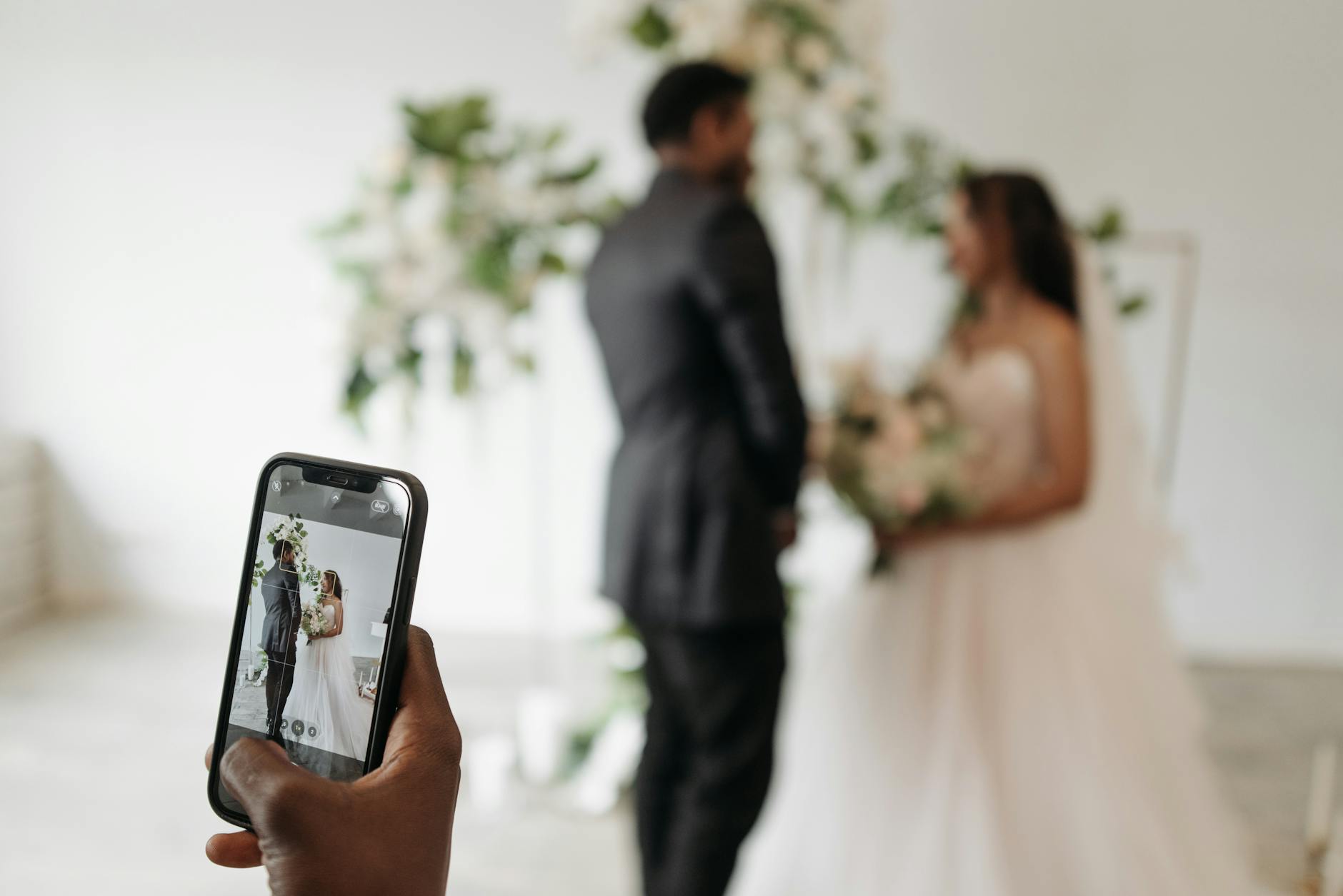 Dokumentasi Pernikahan yang Abadi: Tips Memilih Fotografer dan Videografer Terbaik