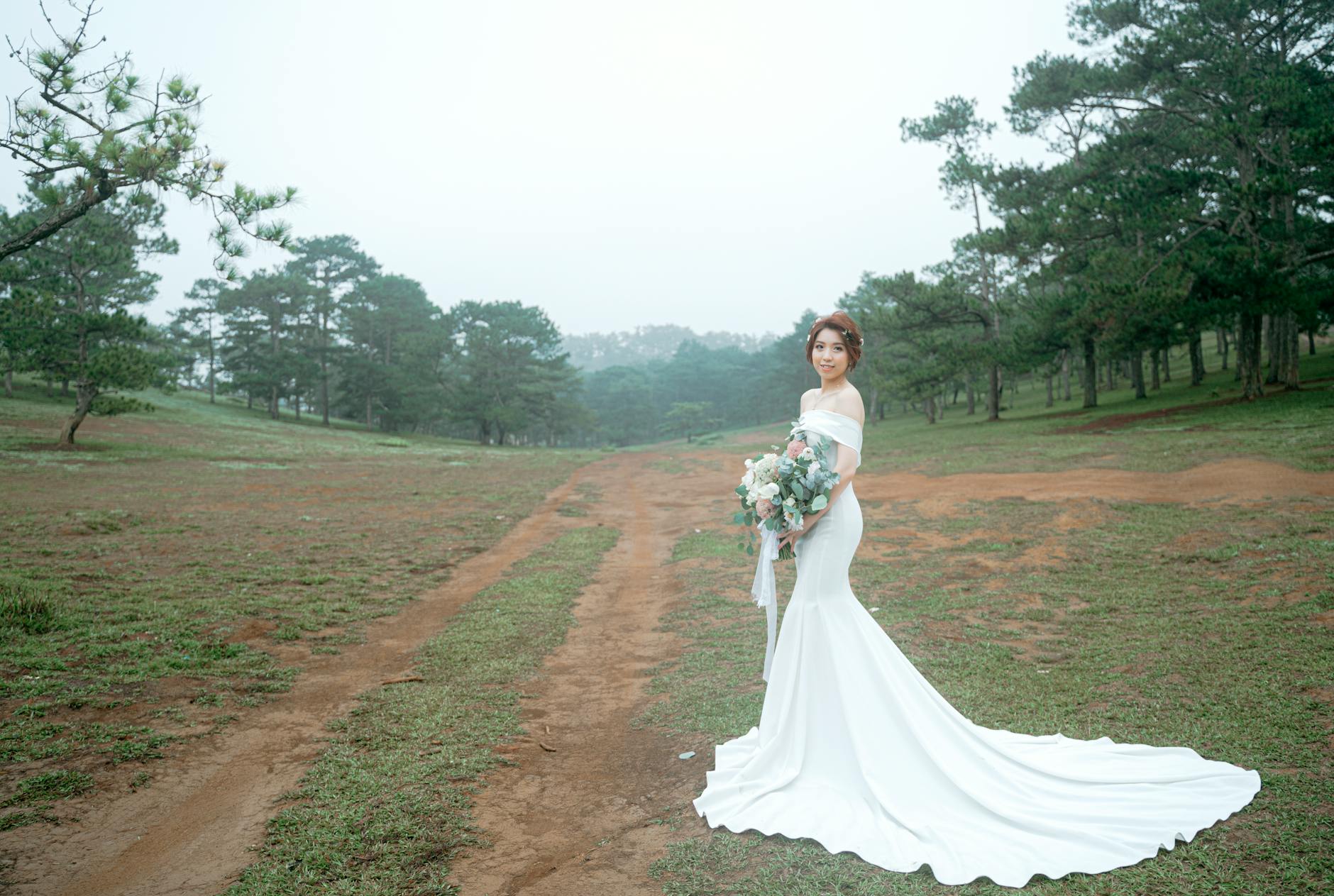 10 Tips Memilih Gaun Pengantin Sesuai Bentuk Tubuh