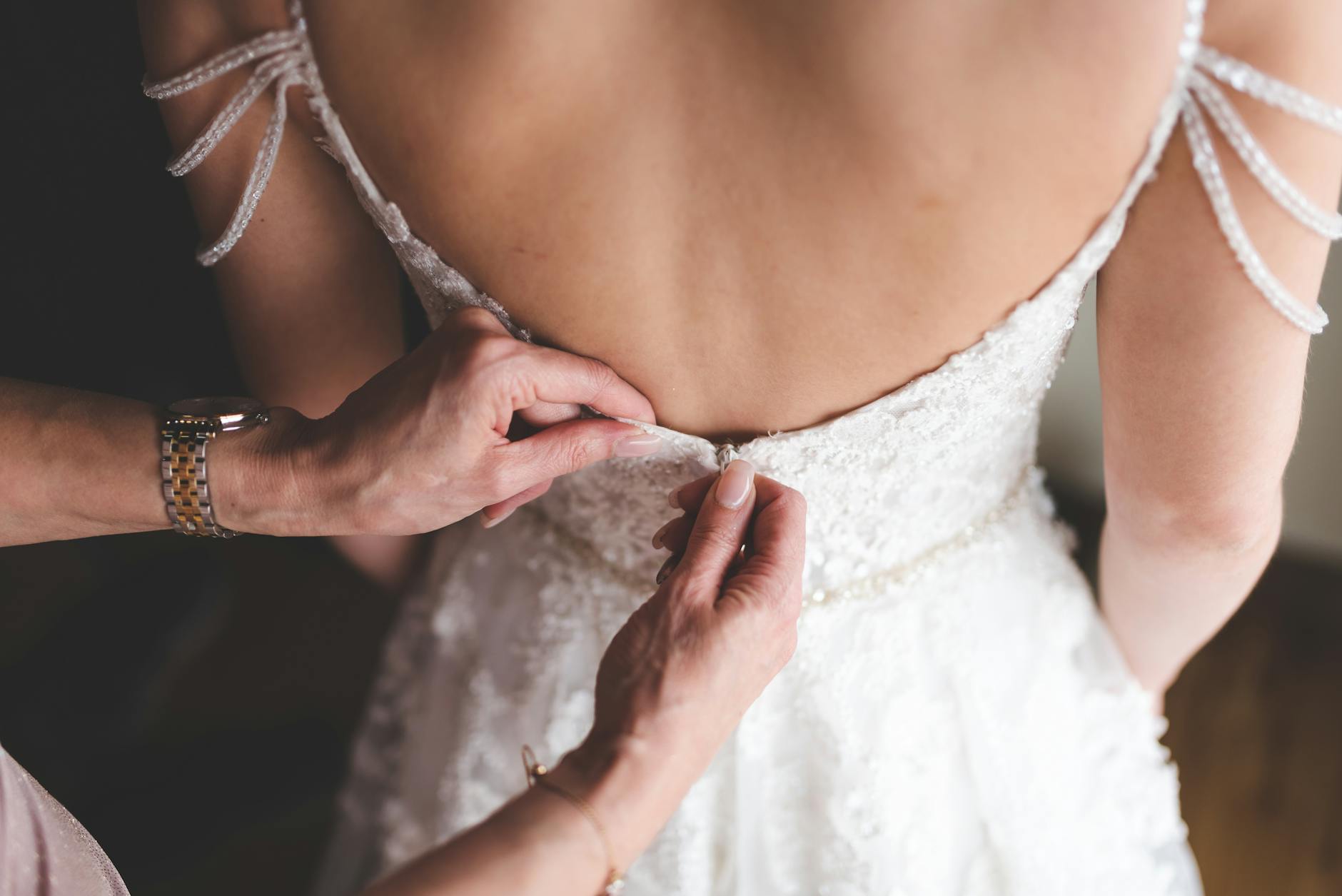 Sewa Gaun Pengantin di Sukabumi: Panduan Memilih Model dan Vendor yang Terpercaya Sewa Gaun Pengantin di Sukabumi: Panduan Memilih Model dan Vendor yang Terpercaya