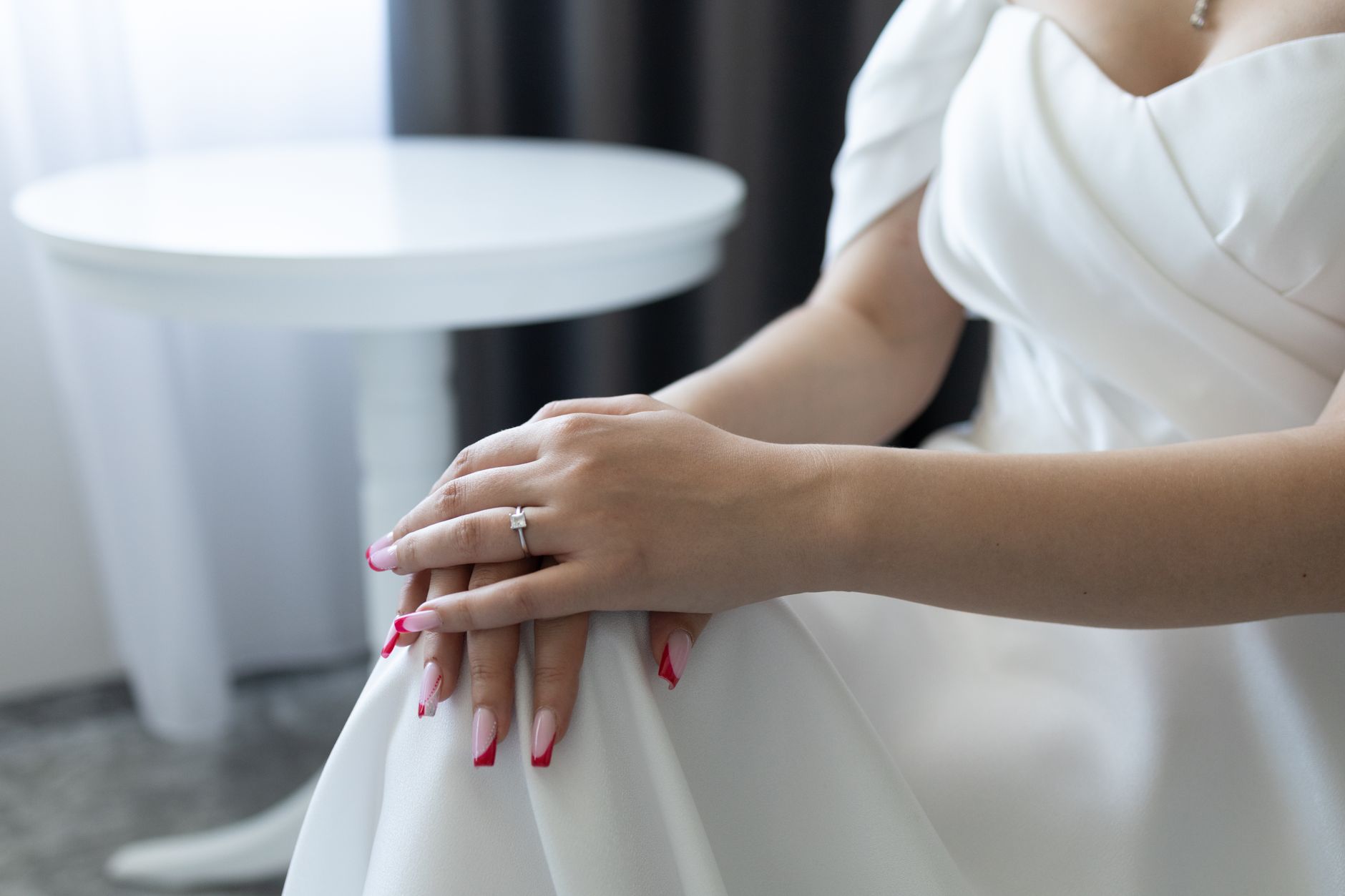 Gaun Pengantin Simple Elegan
