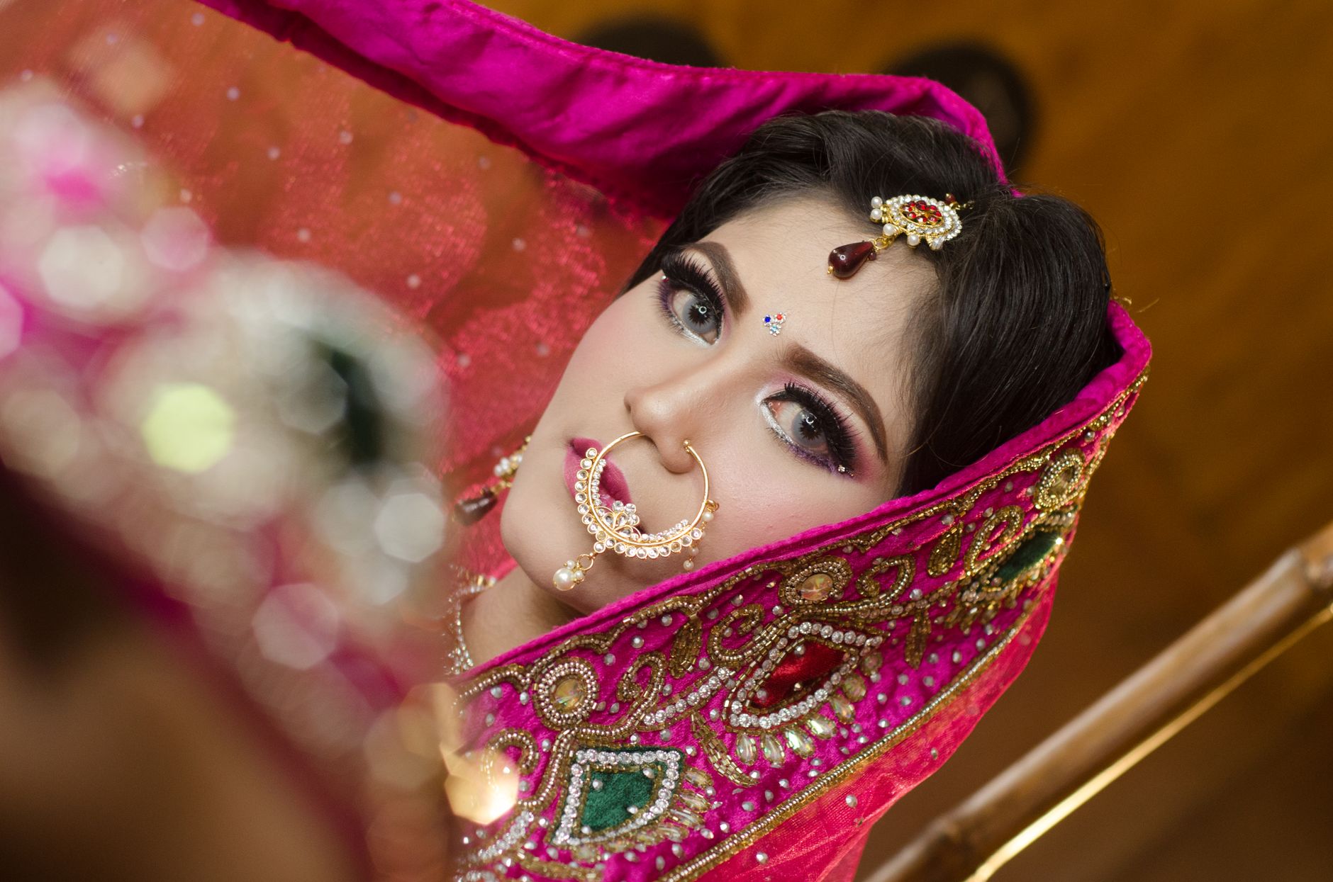 Cara Memilih MUA Terbaik untuk Pernikahan yang Mewah dan Elegan Cara Memilih MUA Terbaik untuk Pernikahan yang Mewah dan Elegan