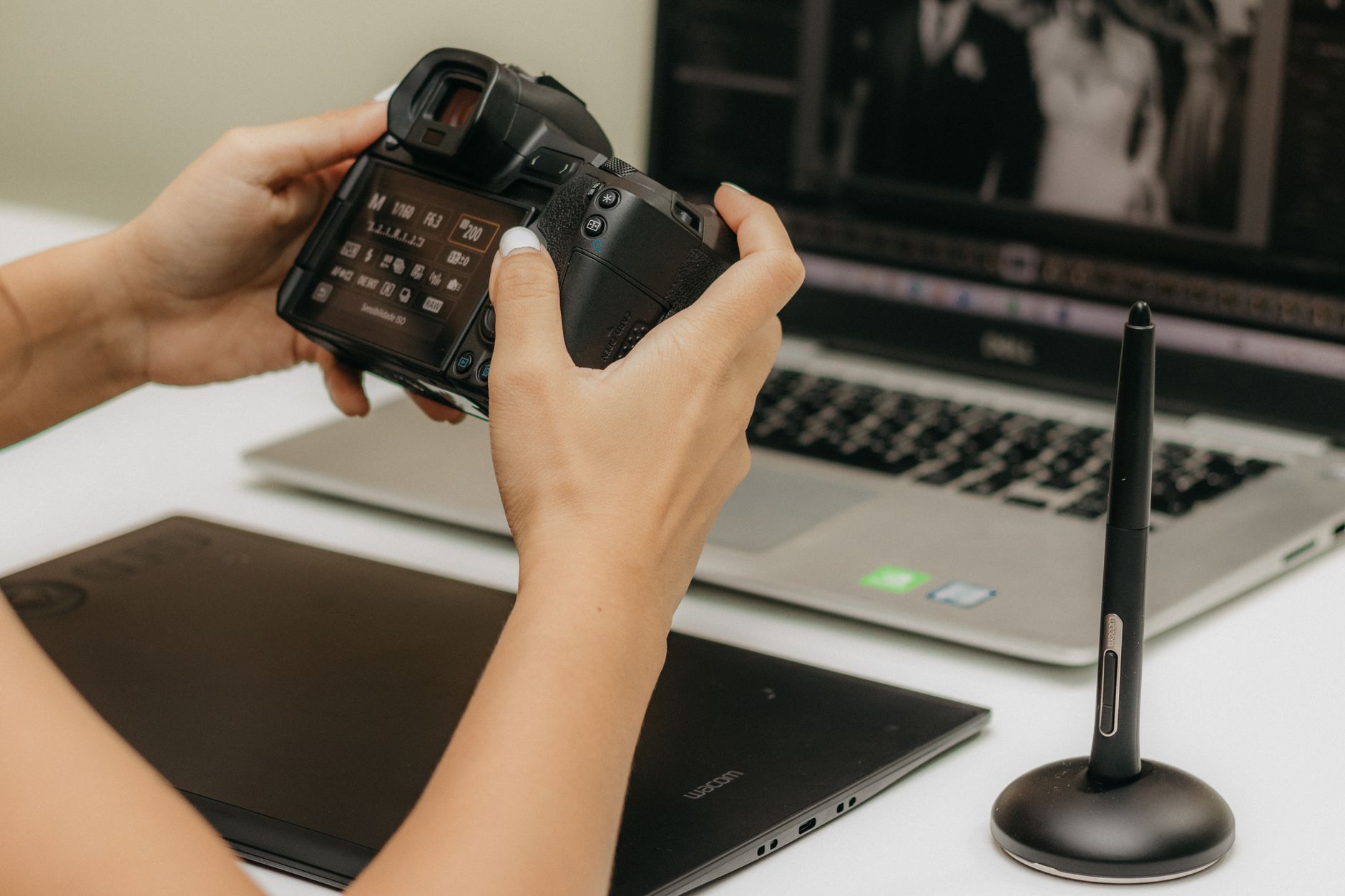 Dokumentasi Pernikahan yang Tak Terlupakan: Tips Memilih Videografer dan Fotografer Profesional di Sukabumi