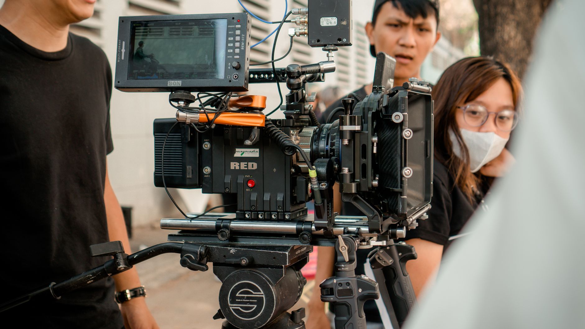 Dokumentasi Pernikahan yang Berkesan: Tips Memilih Tim Fotografi dan Videografi Dokumentasi Pernikahan yang Berkesan: Tips Memilih Tim Fotografi dan Videografi