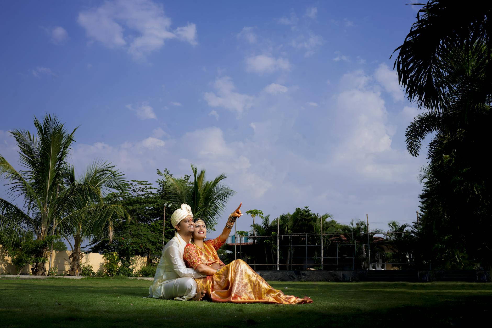 Dokumentasi Pernikahan yang Berkesan: Tips Memilih Tim Fotografer dan Videografer