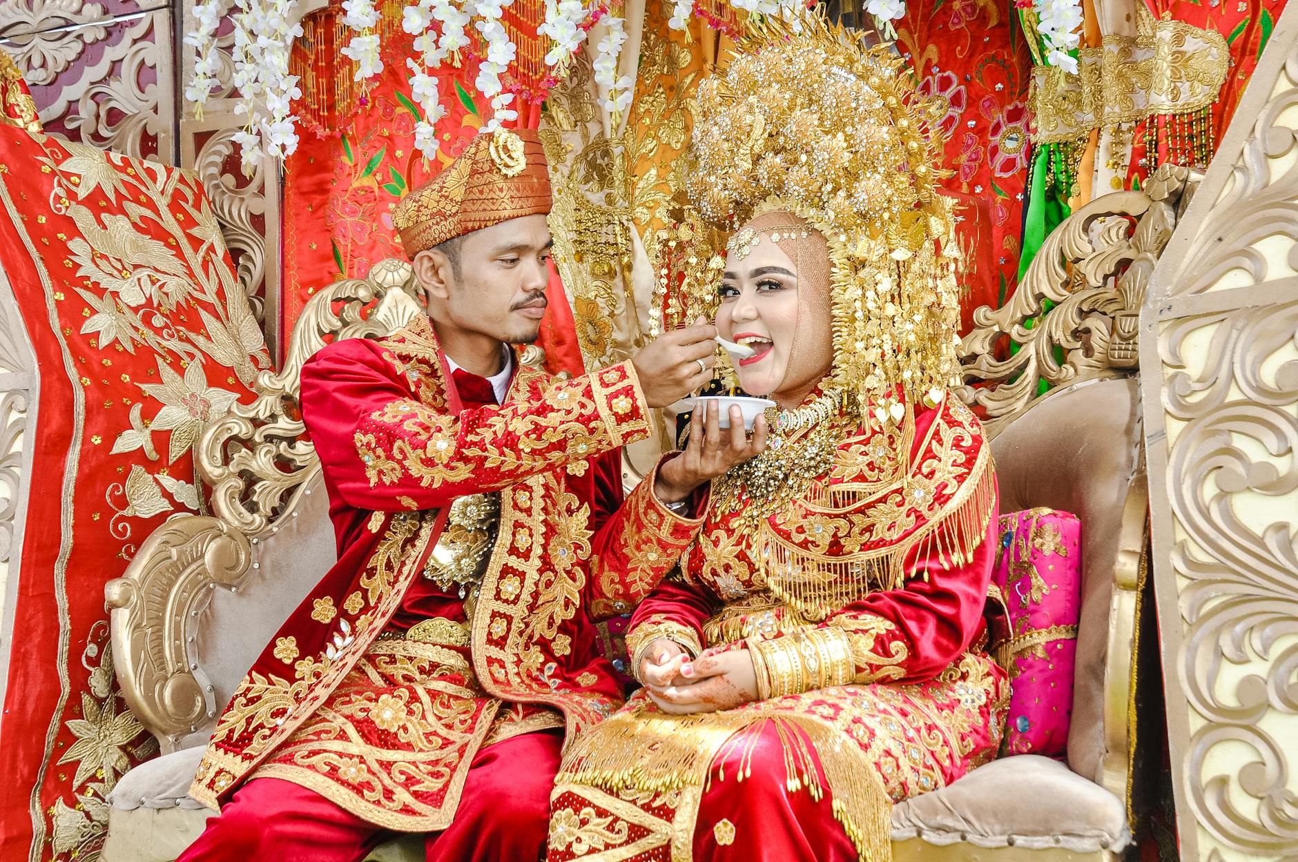 Gaun Tradisional Indah Khas Nusantara