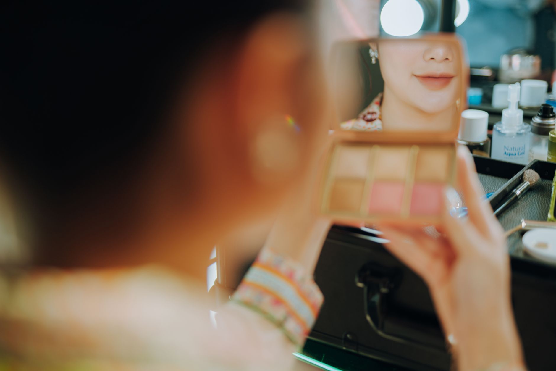 Rahasia Cantik di Pernikahan: 5 Tips Membuat Make Up Glamour Rahasia Cantik di Pernikahan: 5 Tips Membuat Make Up Glamour