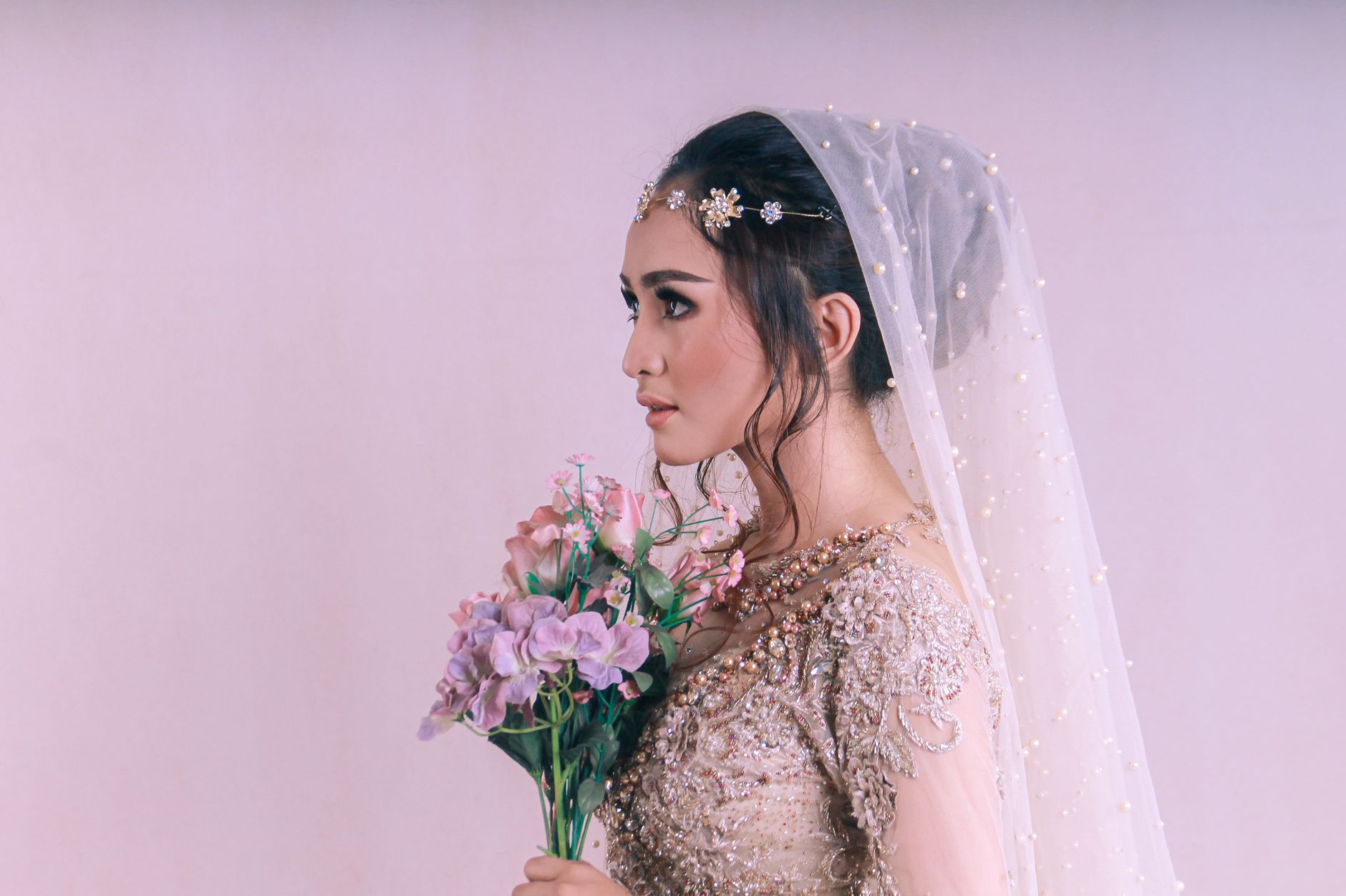 Pilih MUA Terbaik untuk Pernikahan Anda: Tips dan Pertimbangan yang Perlu Diperhatikan Pilih MUA Terbaik untuk Pernikahan Anda: Tips dan Pertimbangan yang Perlu Diperhatikan